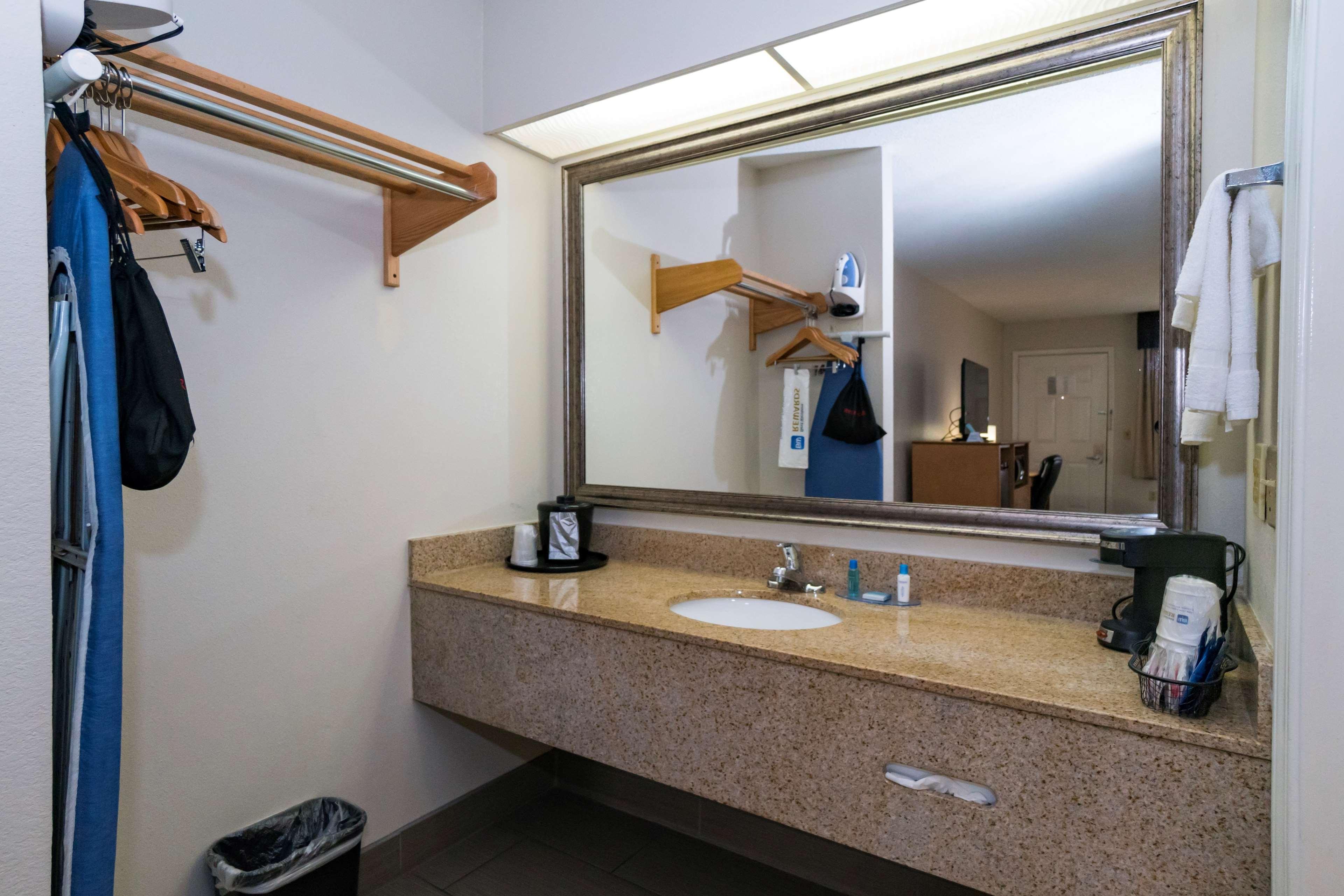 Best Western Airport Inn Pearl Εξωτερικό φωτογραφία